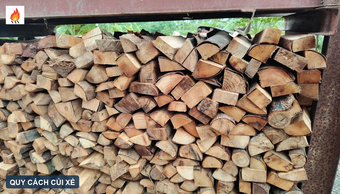 Cận cảnh quy cách củi xẻ đã được làm khô